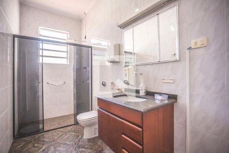 Casa à venda com 225m², 4 quartos e 2 vagasBanheiro