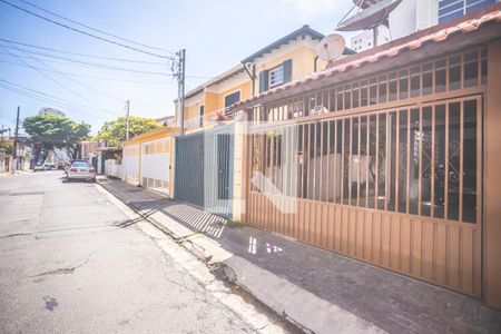 Casa à venda com 225m², 4 quartos e 2 vagasFachada