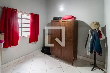Casa à venda com 205m², 4 quartos e 2 vagasCasa 2 - Quarto 1