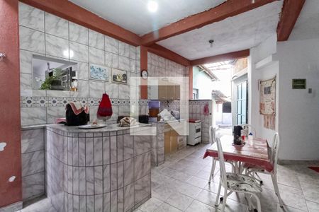 Casa à venda com 205m², 4 quartos e 2 vagasCasa 1 - Cozinha 