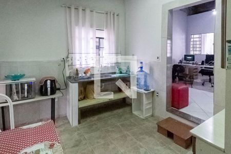 Casa à venda com 205m², 4 quartos e 2 vagasCasa 2 - Cozinha 