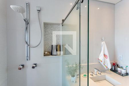 Apartamento à venda com 210m², 2 quartos e 4 vagasBanheiro da Suíte 2