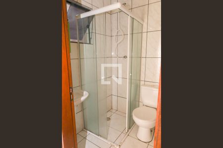 Casa para alugar com 80m², 2 quartos e 2 vagasBanheiro piso superior