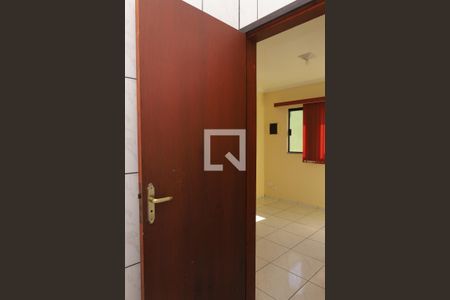 Casa para alugar com 80m², 2 quartos e 2 vagasBanheiro da sala