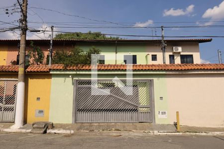 Casa para alugar com 80m², 2 quartos e 2 vagasFachada