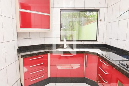 Casa para alugar com 80m², 2 quartos e 2 vagasCozinha