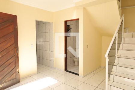 Sala de casa para alugar com 2 quartos, 80m² em Vila Doutor Eiras, São Paulo