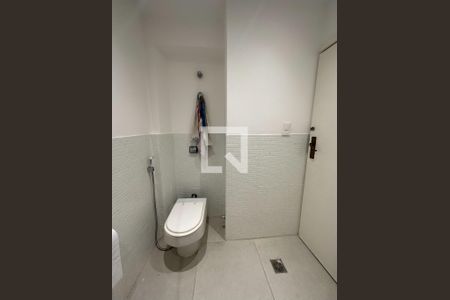 Apartamento à venda com 137m², 3 quartos e sem vagaBanheiro Social 02