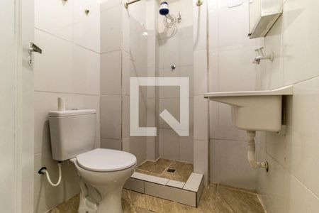 Banheiro de kitnet/studio para alugar com 1 quarto, 30m² em Santa Ifigênia, São Paulo