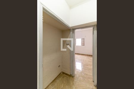 Corredor de kitnet/studio para alugar com 1 quarto, 30m² em Santa Ifigênia, São Paulo