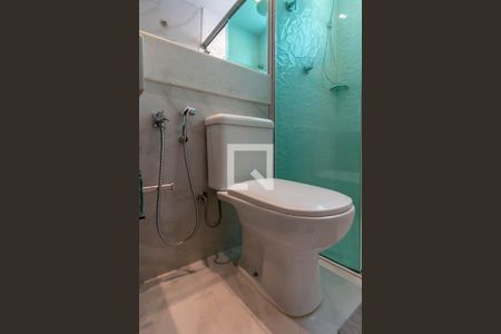 Banheiro de apartamento à venda com 1 quarto, 40m² em Lourdes, Belo Horizonte