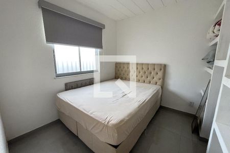 Quarto 2 de apartamento para alugar com 2 quartos, 55m² em Santa Cruz da Serra, Duque de Caxias