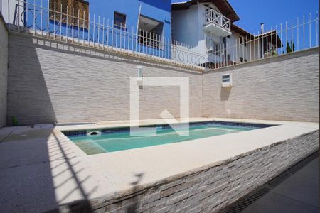 Casa à venda com 170m², 3 quartos e 2 vagasPátio - Piscina