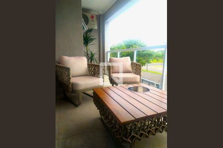 Casa à venda com 170m², 3 quartos e 2 vagas Casa à venda com 170m², 3 quartos e 2 vagasVaranda - Suíte