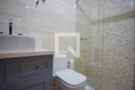 Casa à venda com 170m², 3 quartos e 2 vagasBanheiro Corredor