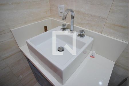 Casa à venda com 170m², 3 quartos e 2 vagasBanheiro Corredor