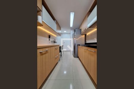 Apartamento à venda com 114m², 4 quartos e 2 vagasCozinha