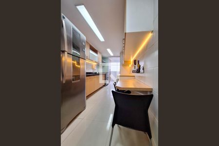 Apartamento à venda com 114m², 4 quartos e 2 vagasCozinha