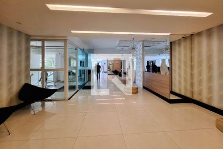 Apartamento à venda com 114m², 4 quartos e 2 vagasFachada e portaria