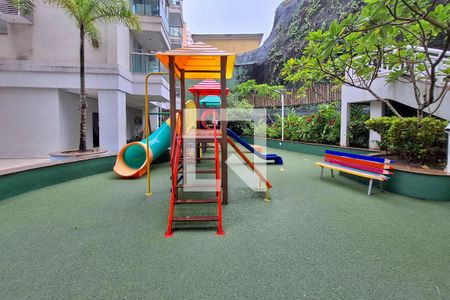 Apartamento à venda com 114m², 4 quartos e 2 vagasÁrea comum - Playground