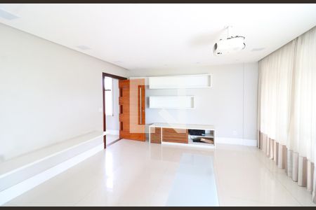 Apartamento à venda com 220m², 4 quartos e 5 vagasSala