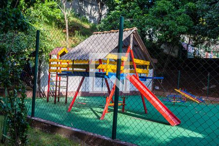 Apartamento à venda com 73m², 2 quartos e 1 vaga Apartamento à venda com 73m², 2 quartos e 1 vagaÁrea comum - Playground