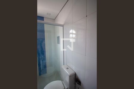 Banheiro de casa para alugar com 1 quarto, 72m² em Vila Verde, São Paulo