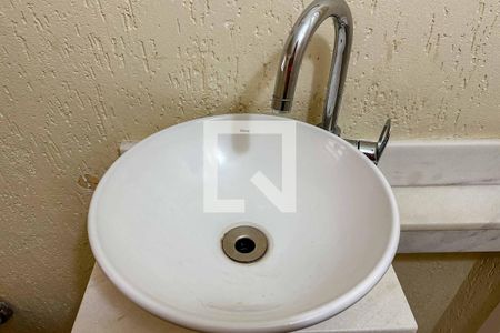 Casa à venda com 200m², 3 quartos e 2 vagasBanheiro