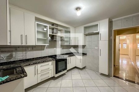 Casa à venda com 200m², 3 quartos e 2 vagasCozinha 