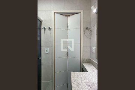 Casa à venda com 200m², 3 quartos e 2 vagasBanheiro