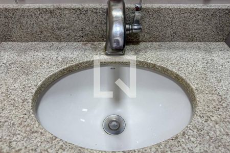 Casa à venda com 200m², 3 quartos e 2 vagasBanheiro