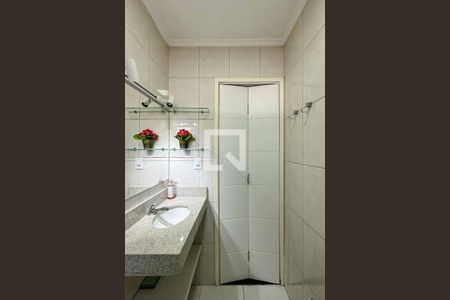 Casa à venda com 200m², 3 quartos e 2 vagasBanheiro