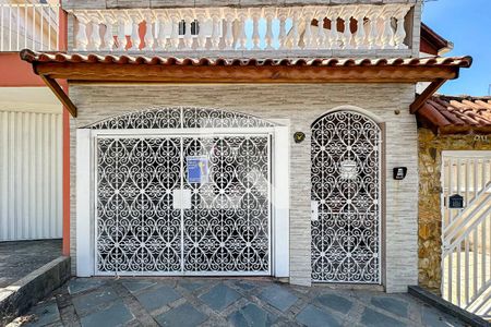 Casa à venda com 200m², 3 quartos e 2 vagasFachada