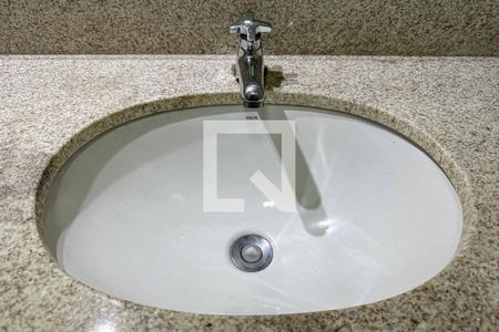 Casa à venda com 200m², 3 quartos e 2 vagasBanheiro