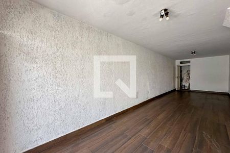 Casa à venda com 200m², 3 quartos e 2 vagasGaragem