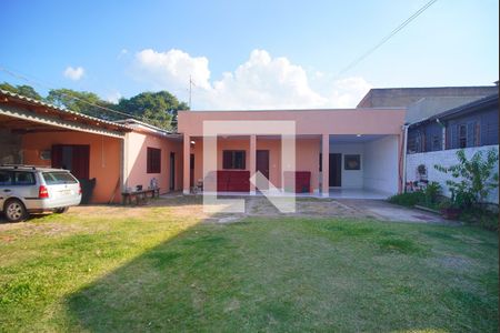 Casa à venda com 180m², 2 quartos e 3 vagas Casa à venda com 180m², 2 quartos e 3 vagasQuintal
