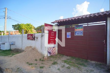 Casa à venda com 180m², 2 quartos e 3 vagas Casa à venda com 180m², 2 quartos e 3 vagasFachada