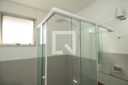 Apartamento à venda com 60m², 2 quartos e 1 vagaBanheiro, box e chuveiro