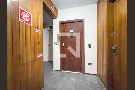 Apartamento à venda com 60m², 2 quartos e 1 vagaÁrea comum- hall do andar