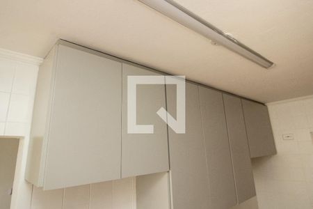 Apartamento à venda com 60m², 2 quartos e 1 vagaCozinha, armário superior