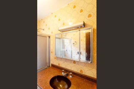 Casa à venda com 330m², 4 quartos e 3 vagasBanheiro Social