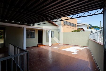 Casa à venda com 330m², 4 quartos e 3 vagasVaranda