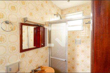 Casa à venda com 330m², 4 quartos e 3 vagasBanheiro da Suíte 2