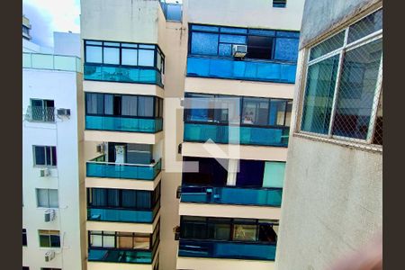 Sala vista  de apartamento à venda com 3 quartos, 131m² em Leblon, Rio de Janeiro