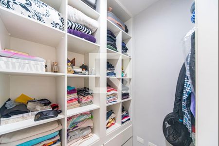 Apartamento à venda com 134m², 2 quartos e 2 vagas Apartamento à venda com 134m², 2 quartos e 2 vagasCloset do Quarto 2