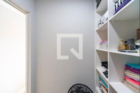 Apartamento à venda com 134m², 2 quartos e 2 vagas Apartamento à venda com 134m², 2 quartos e 2 vagasCloset do Quarto 2