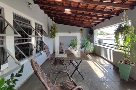 Casa à venda com 160m², 3 quartos e 3 vagasVaranda