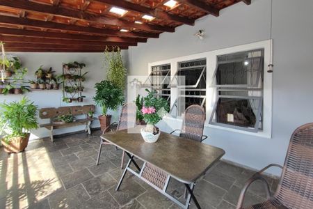 Casa à venda com 160m², 3 quartos e 3 vagasVaranda