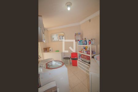 Casa à venda com 334m², 4 quartos e 5 vagas Casa à venda com 334m², 4 quartos e 5 vagasÁrea de Serviço