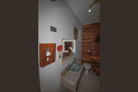 Casa à venda com 334m², 4 quartos e 5 vagas Casa à venda com 334m², 4 quartos e 5 vagasBanheiro da área de churrasqueira